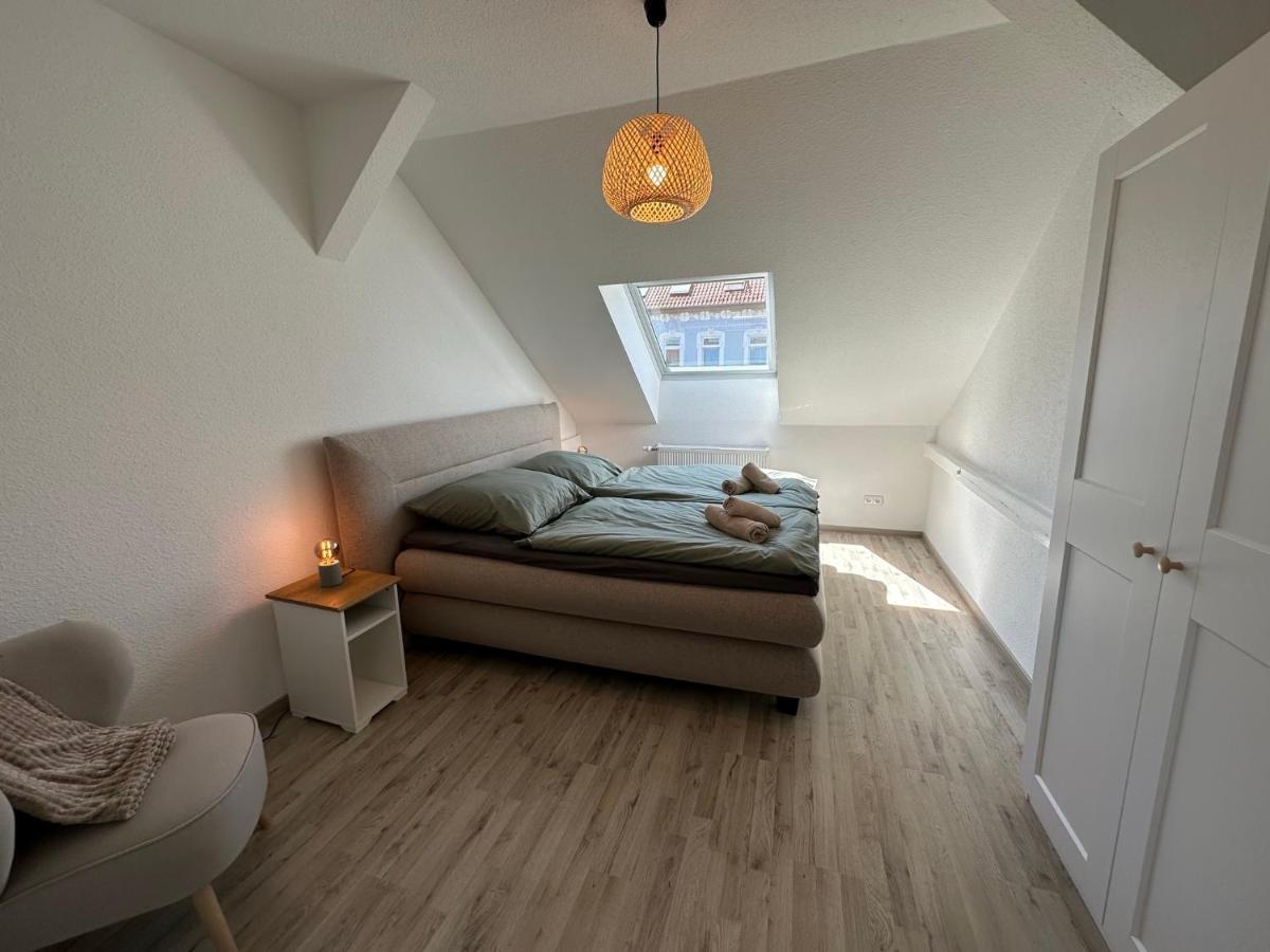 ארפורט Gemuetliche Neurenovierte Dachgeschosswohnung מראה חיצוני תמונה