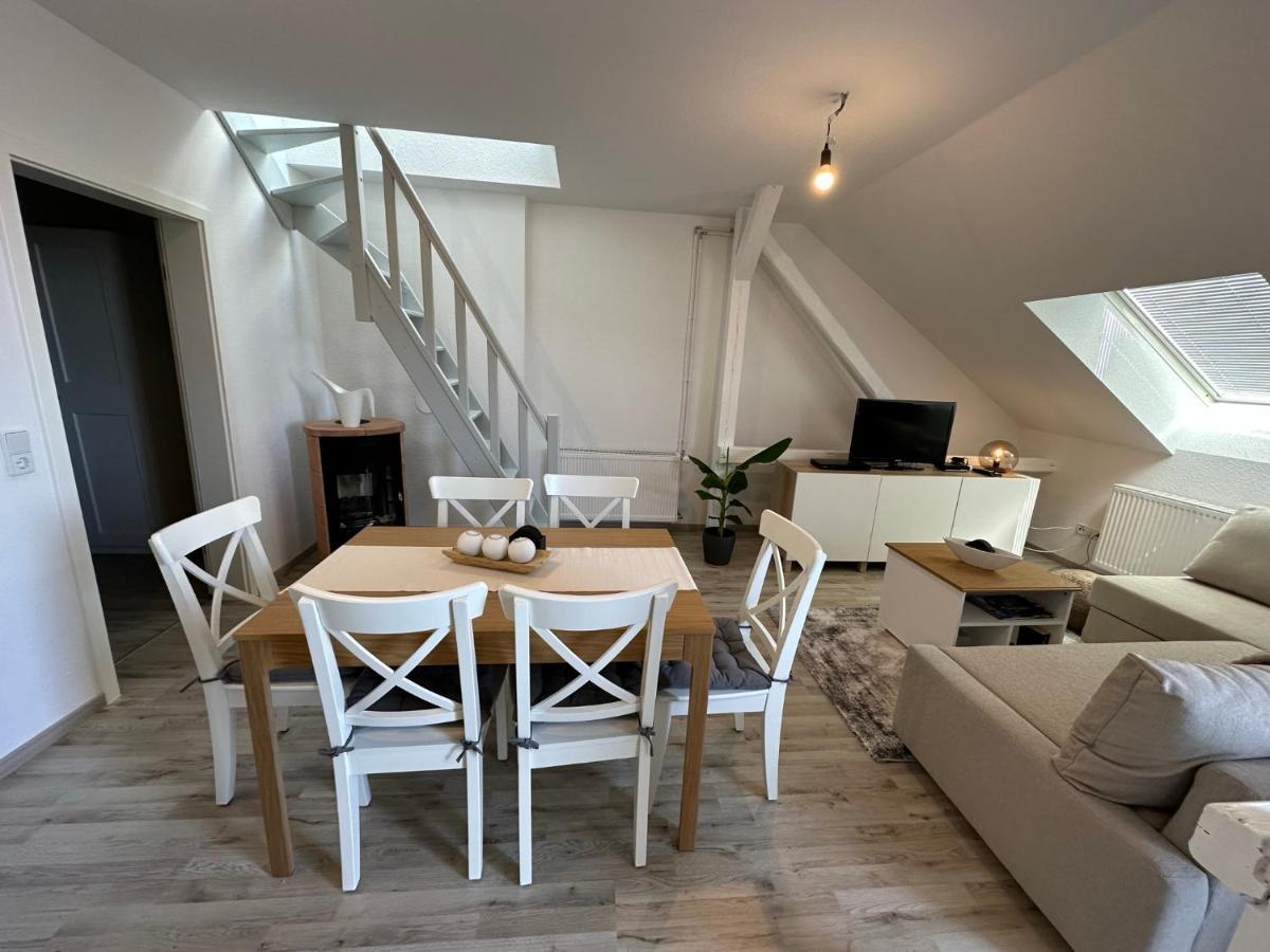 ארפורט Gemuetliche Neurenovierte Dachgeschosswohnung מראה חיצוני תמונה
