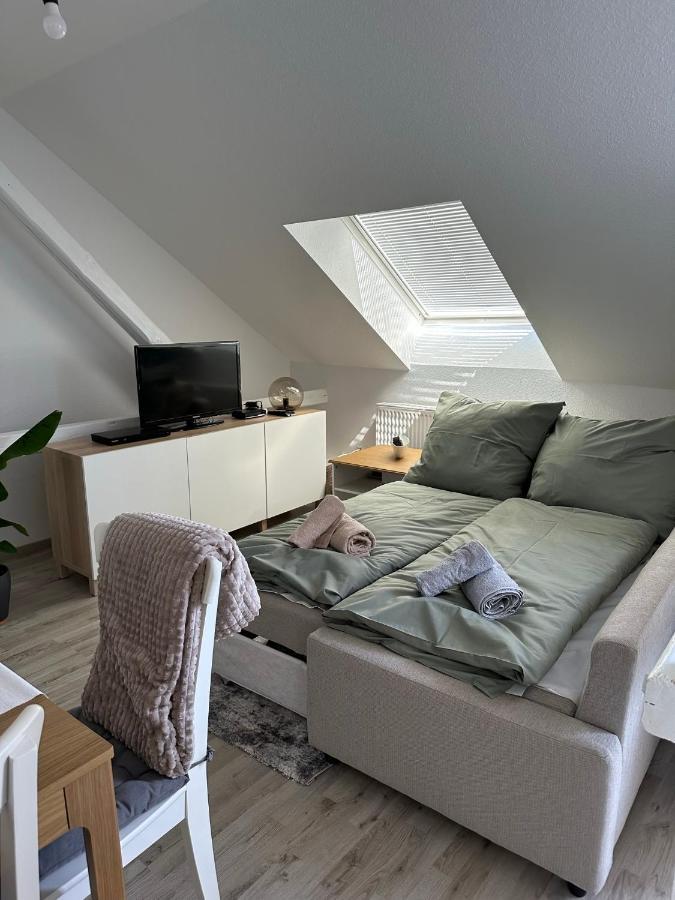 ארפורט Gemuetliche Neurenovierte Dachgeschosswohnung מראה חיצוני תמונה