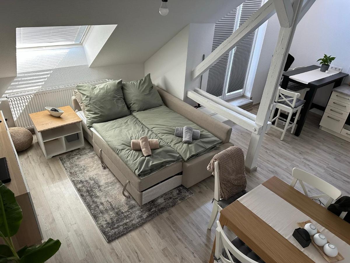 ארפורט Gemuetliche Neurenovierte Dachgeschosswohnung מראה חיצוני תמונה