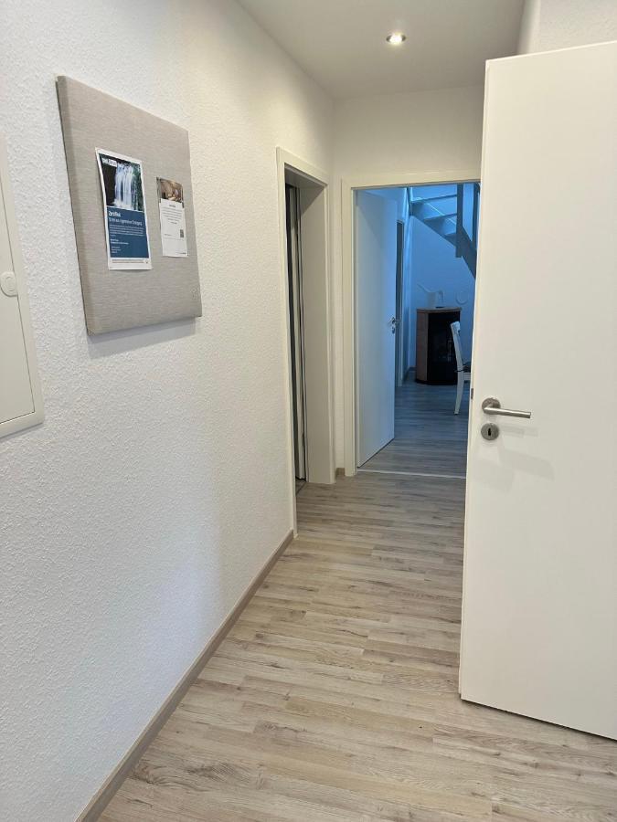 ארפורט Gemuetliche Neurenovierte Dachgeschosswohnung מראה חיצוני תמונה